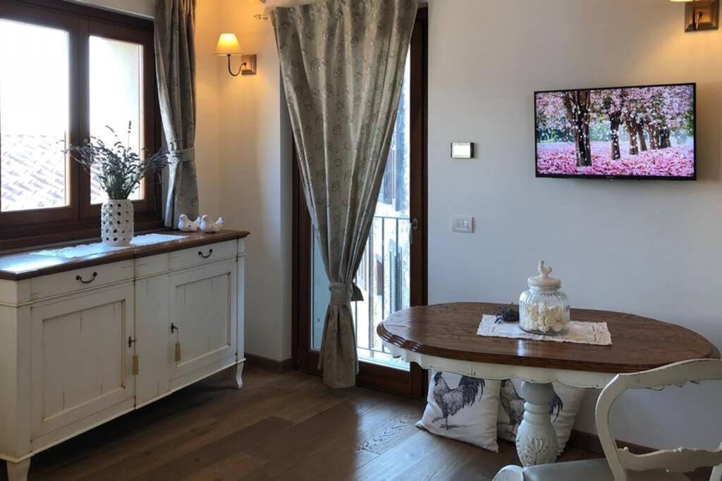La Poulerie - Suite Dependance Gera Lario Kültér fotó